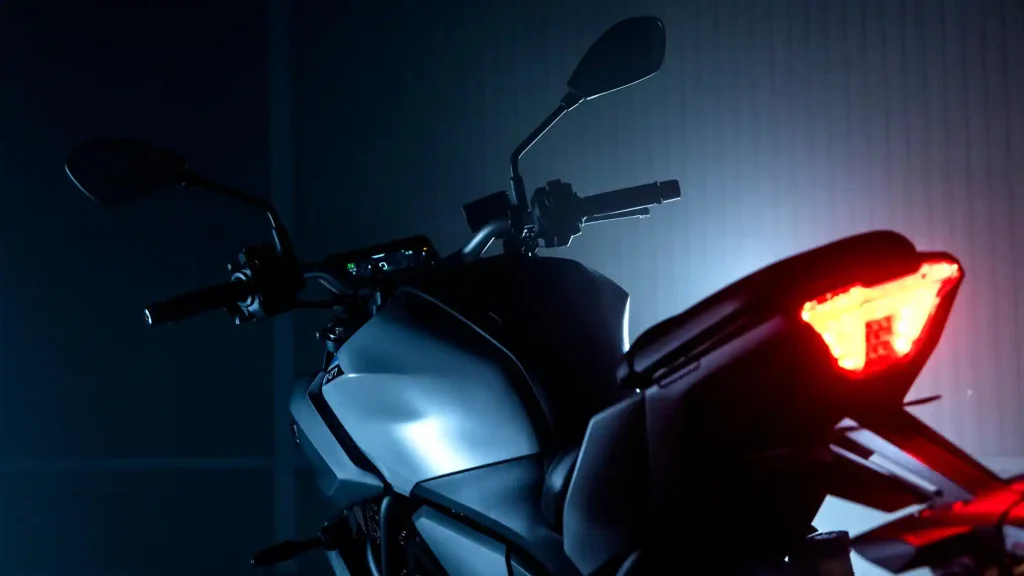 yamaha paddock yamt mt07 riding position